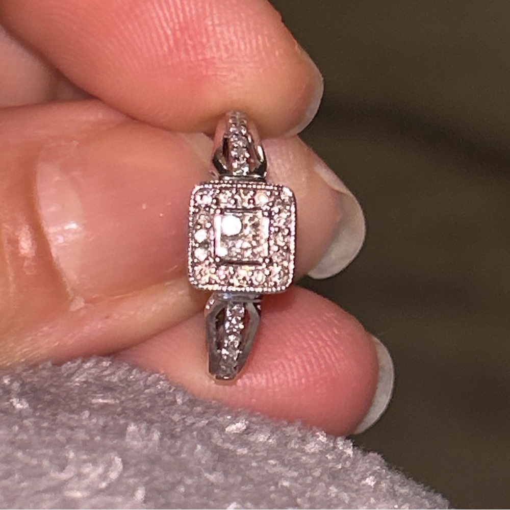 10k White Solid Gold Silver Diamond Ring - image 6